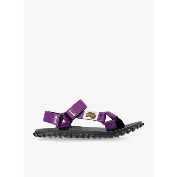 Sandały turystyczne damskie Gumbies Scrambler Sandals. Fioletowe sandały damskie Gumbies, bez wzorów, bez obcasa, bez zapięcia. Za 109.99 zł.