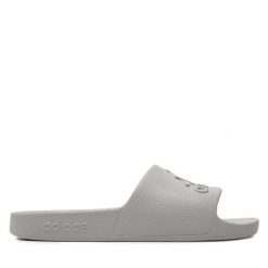 Klapki adidas. Szare klapki damskie Adidas, bez wzorów, sportowe, bez obcasa, bez zapięcia. Za 89.99 zł.