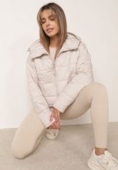 Jasnoszara Pikowana Kurtka na Sezon Przejściowy Puffer z Kapturem i Kołnierzem Alaile. Szare kurtki damskie Born2be, l, bez wzorów, z dzianiny, z kapturem. Za 179.99 zł.