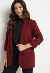 Bordowa Marynarka Bez Zapięć z Ozdobnym Marszczeniem i Imitacją Kieszeni Phelotis. Czerwone marynarki i żakiety damskie Born2be, z aplikacjami, z tkaniny, eleganckie, bez kołnierzyka, bez ramiączek. Za 89.99 zł.