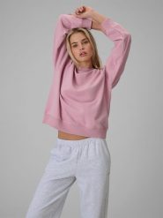 4F Bluza dresowa loose bez kaptura damska - różowa M. Czerwone bluzy damskie 4F, l, bez wzorów, z bawełny, bez ramiączek, bez kaptura. Za 129.99 zł.