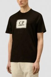 C.P. COMPANY Czarny męski t-shirt. Czarne t-shirty męskie C.P. Company, l, bez wzorów, bez kołnierzyka, bez ramiączek. W wyprzedaży za 299.99 zł.