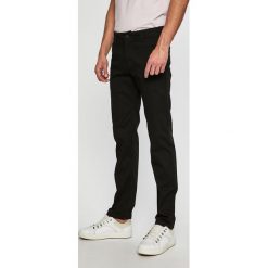Dickies - Spodnie. Czarne spodnie materiałowe męskie Dickies, bez wzorów, z bawełny. W wyprzedaży za 139.90 zł.