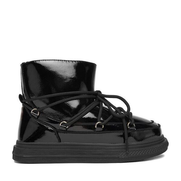 Śniegowce DeeZee. Czarne śniegowce damskie DeeZee, bez zapięcia. Za 179.99 zł.