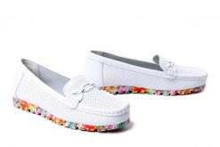 ARTIKER RELAKS 58C0432 white, półbuty damskie. Białe półbuty damskie Artiker Relaks, na lato, bez wzorów, ze skóry, bez obcasa, bez zapięcia. Za 157.17 zł.