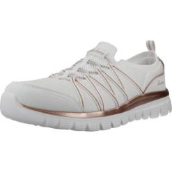 Buty SKECHERS GRACEFUL PURECRUSH Biały. Białe obuwie trekkingowe damskie Skechers, z syntetyku, bez zapięcia. Za 262.99 zł.