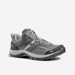 Buty turystyczne damskie Quechua MH100 niskie. Szare obuwie trekkingowe damskie QUECHUA, z kauczuku, bez zapięcia. Za 179.99 zł.