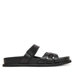 Klapki Tamaris. Czarne klapki damskie Tamaris, bez wzorów, bez obcasa, bez zapięcia. Za 269.99 zł.