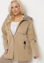 Ciemnobeżowa Kurtka Parka z Kapturem i Kieszeniami Eradilla. Brązowe kurtki damskie Born2be, plus size, z aplikacjami, plus size, z kapturem. Za 319.99 zł.