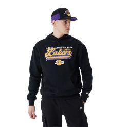 Bluza męska New Era NBA Graphic OS Hoody Los Angeles Lakers. Czarne bluzy męskie New Era, m, bez wzorów, casualowe, bez ramiączek, bez kaptura. Za 239.99 zł.