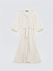 Sukienka damska midi koszulowa w prążek perłowa Kemesi 103. Białe sukienki damskie BIG STAR, do pracy, na lato, l, bez wzorów, z tkaniny, biznesowe, bez kołnierzyka, bez ramiączek, midi, dopasowane. Za 249.99 zł.