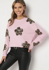 Różowy Sweter z Kwiatowymi Naszywkami i Cekinami Ciadora. Czerwone swetry nierozpinane damskie Born2be, z aplikacjami, z jeansu, eleganckie, bez kołnierzyka, bez ramiączek. Za 159.99 zł.