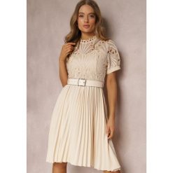 Beżowa Plisowana Sukienka z Paskiem i Koronką Stelly. Brązowe sukienki damskie Renee, na spotkanie biznesowe, na lato, m, z aplikacjami, z koronki, eleganckie, bez kołnierzyka, bez ramiączek, midi, kopertowe. Za 139.99 zł.