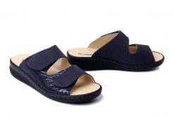 DR. BRINKMANN 700721-05 blau, klapki damskie. Niebieskie klapki damskie Dr. Brinkmann, na lato, bez wzorów, ze skóry, bez obcasa, bez zapięcia. Za 246.42 zł.