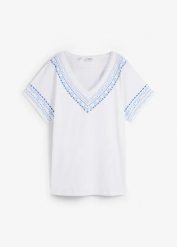 Wygodny t-shirt z haftowym nadrukiem, z bawełny organicznej. Białe t-shirty damskie bonprix, bez wzorów, z bawełny, bez kołnierzyka, bez ramiączek. Za 64.99 zł.