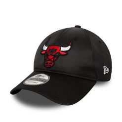 Czapka z daszkiem New Era NBA Chicago Bulls. Czarne czapki damskie New Era, bez wzorów, z satyny. Za 140.00 zł.