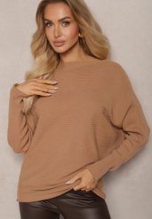 Beżowy Sweter o Klasycznym Kroju i Dekoltem w Łódkę Valorvia. Brązowe swetry nierozpinane damskie Renee, m, bez wzorów, z jeansu, biznesowe, bez kołnierzyka, bez ramiączek. Za 99.99 zł.