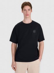 4F T-shirt oversize z nadrukiem męski - czarny M. Czarne t-shirty męskie 4F, m, bez wzorów, z bawełny, bez kołnierzyka, bez ramiączek. Za 69.99 zł.