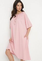 Różowa Pudełkowa Sukienka z Bawełny Ozdobiona Guzikami Amovella. Czerwone sukienki damskie Born2be, na co dzień, l, bez wzorów, z bawełny, eleganckie, bez kołnierzyka, bez ramiączek, mini. Za 54.99 zł.