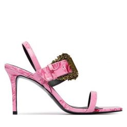 Sandały Versace Jeans Couture. Czerwone sandały damskie Versace Jeans Couture, bez wzorów, z jeansu, bez obcasa, na szpilce, bez zapięcia. Za 989.99 zł.