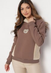 Brązowa Bawełniana Bluza z Kapturem z Polarem i Naszywką Misia Hestada. Brązowe bluzy damskie Born2be, z aplikacjami, z bawełny, casualowe, bez ramiączek, z kapturem. Za 99.99 zł.