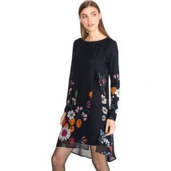 Desigual Alaska Sukienka Niebieski. Niebieskie sukienki damskie Desigual, bez wzorów, z elastanu, bez kołnierzyka, bez ramiączek. Za 464.95 zł.
