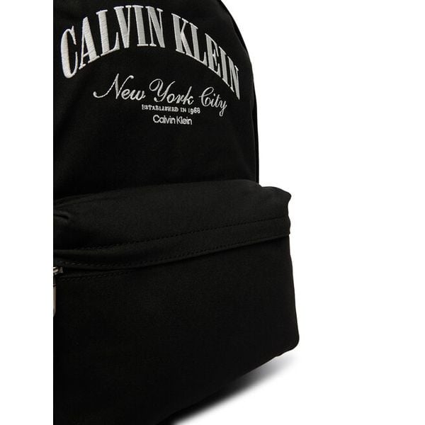 Plecak Calvin Klein. Czarne plecaki męskie Calvin Klein, bez wzorów, sportowe. Za 369.99 zł.