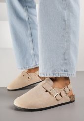 Beżowe Sandały w Stylu Chodaków Ozdobione Klamrami Qyrraya. Brązowe sandały damskie Born2be, bez wzorów, z jeansu, bez obcasa, na płaskiej podeszwie, bez zapięcia. Za 69.99 zł.