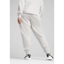 Damskie spodnie dresowe z małym logo No.1 ESS PUMA Light Gray Heather. Czarne spodnie dresowe damskie Puma, bez wzorów, z dresówki, sportowe, trekkingowe. W wyprzedaży za 114.00 zł.