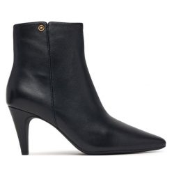 Botki MICHAEL Michael Kors. Czarne botki damskie MICHAEL Michael Kors, bez wzorów, bez obcasa, na szpilce, bez zapięcia. Za 879.99 zł.