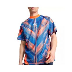 Koszulka retro OM. Niebieskie bluzki damskie Puma, bez wzorów, retro, bez kołnierzyka, bez ramiączek. W wyprzedaży za 312.00 zł.