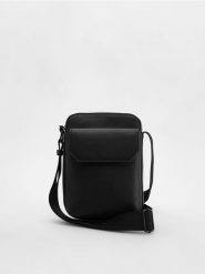 Saszetka crossbody - czarny. Czarne saszetki i nerki męskie Reserved, ze skóry, małe. W wyprzedaży za 65.99 zł.