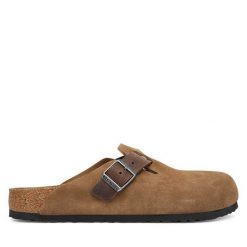 Klapki Birkenstock. Brązowe klapki męskie Birkenstock, bez wzorów, bez zapięcia. Za 639.99 zł.