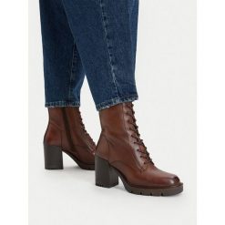 Botki G-Star. Brązowe botki damskie G-Star, bez wzorów, retro, bez obcasa, na słupku, bez zapięcia. Za 429.99 zł.