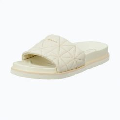 Klapki damskie GANT Mardale. Białe klapki damskie GANT, na lato, bez wzorów, z materiału, bez obcasa, bez zapięcia. Za 189.99 zł.