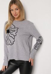 Szary Sweter Ozdobiony Haftowanymi Kwiatami Halatusea. Szare swetry nierozpinane damskie Born2be, z aplikacjami, z jeansu, klasyczne, bez kołnierzyka, bez ramiączek. Za 69.99 zł.