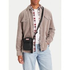 Saszetka Hunter. Czarne saszetki i nerki męskie Hunter, bez wzorów. Za 129.99 zł.