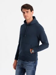 Męska bluza dresowa kangurka z kapturem BASIC – granatowa V1 - Rozmiar: L. Niebieskie bluzy męskie Ombre Clothing, l, bez wzorów, z bawełny, sportowe, bez ramiączek, z kapturem. W wyprzedaży za 142.49 zł.