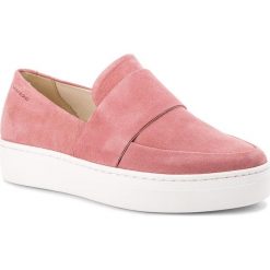 Półbuty VAGABOND - Camille 4346-240-58 Rose Pink. Czerwone półbuty damskie Vagabond, bez wzorów, ze skóry, bez obcasa, na płaskiej podeszwie, bez zapięcia. W wyprzedaży za 299.00 zł.