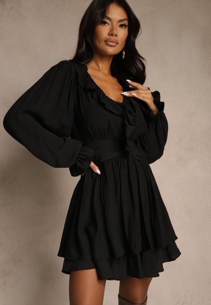 Czarna Rozkloszowana Sukienka z Wiskozy Zdobiona Falbankami Davea. Czarne sukienki damskie Renee, na co dzień, m, z aplikacjami, z poliesteru, eleganckie, bez kołnierzyka, bez ramiączek, mini, proste. Za 99.99 zł.