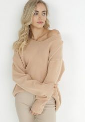 Jasnobeżowy Sweter z Wiskozy Oversize Yorate. Brązowe swetry nierozpinane damskie Born2be, uniwersalny, bez wzorów, z bawełny, eleganckie, bez kołnierzyka, bez ramiączek. Za 139.99 zł.