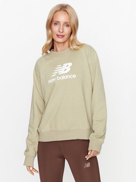 New Balance Bluza Essentials Stacked Logo French Terry Crewneck WT31532 Zielony Regular Fit. Zielone bluzy damskie New Balance, m, bez wzorów, z bawełny, bez ramiączek, bez kaptura. Za 169.99 zł.