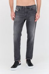 DIESEL Czarne jeansy D-finitive Tapered. Czarne jeansy męskie Diesel, z jeansu. W wyprzedaży za 599.99 zł.