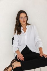 KOSZULA SHARON BIAŁA S - Flawless. Białe koszule damskie Flawless, s, bez wzorów, z jedwabiu, biznesowe, bez kołnierzyka, bez ramiączek. Za 359.00 zł.