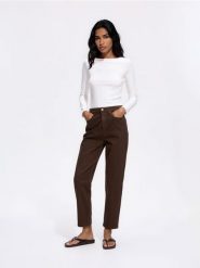 Jeansy mom fit slim - dark grey jeans. Szare jeansy damskie Reserved, bez wzorów, z bawełny. Za 129.99 zł.