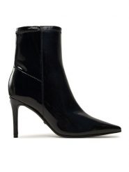 Guess Botki Richery FLFRRY PAF10 Czarny. Czarne botki damskie Guess, z aplikacjami, ze skóry, bez obcasa, na szpilce, bez zapięcia. Za 449.99 zł.