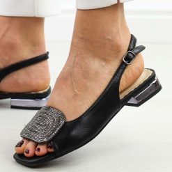 Czarne sandały damskie na obcasie Potocki 43314. Czarne sandały damskie POTOCKI, z aplikacjami, ze skóry, bez obcasa, na obcasie, bez zapięcia. Za 169.00 zł.