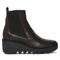 Botki Fly London. Brązowe botki damskie Fly London, bez wzorów, bez obcasa, na koturnie, bez zapięcia. Za 749.99 zł.