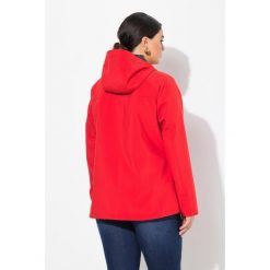 Damskie Kurtka softshellowa HYPRAR hydrofobowa guziki-kołki. Czerwone kurtki sportowe damskie Ulla Popken, plus size, bez wzorów, z materiału, bez ramiączek, bez kaptura, trekkingowe. W wyprzedaży za 383.99 zł.