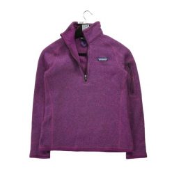 Second life - Lepszy Sweter Damski z Polarowym Kołnierzem - Jak nowy. Fioletowe swetry nierozpinane damskie Patagonia, s, bez wzorów, z materiału, eleganckie, bez kołnierzyka, bez ramiączek. Za 253.76 zł.